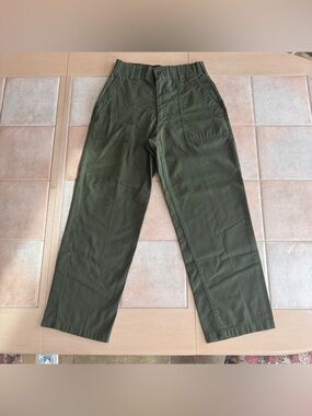 Olive green tapered cropped pants